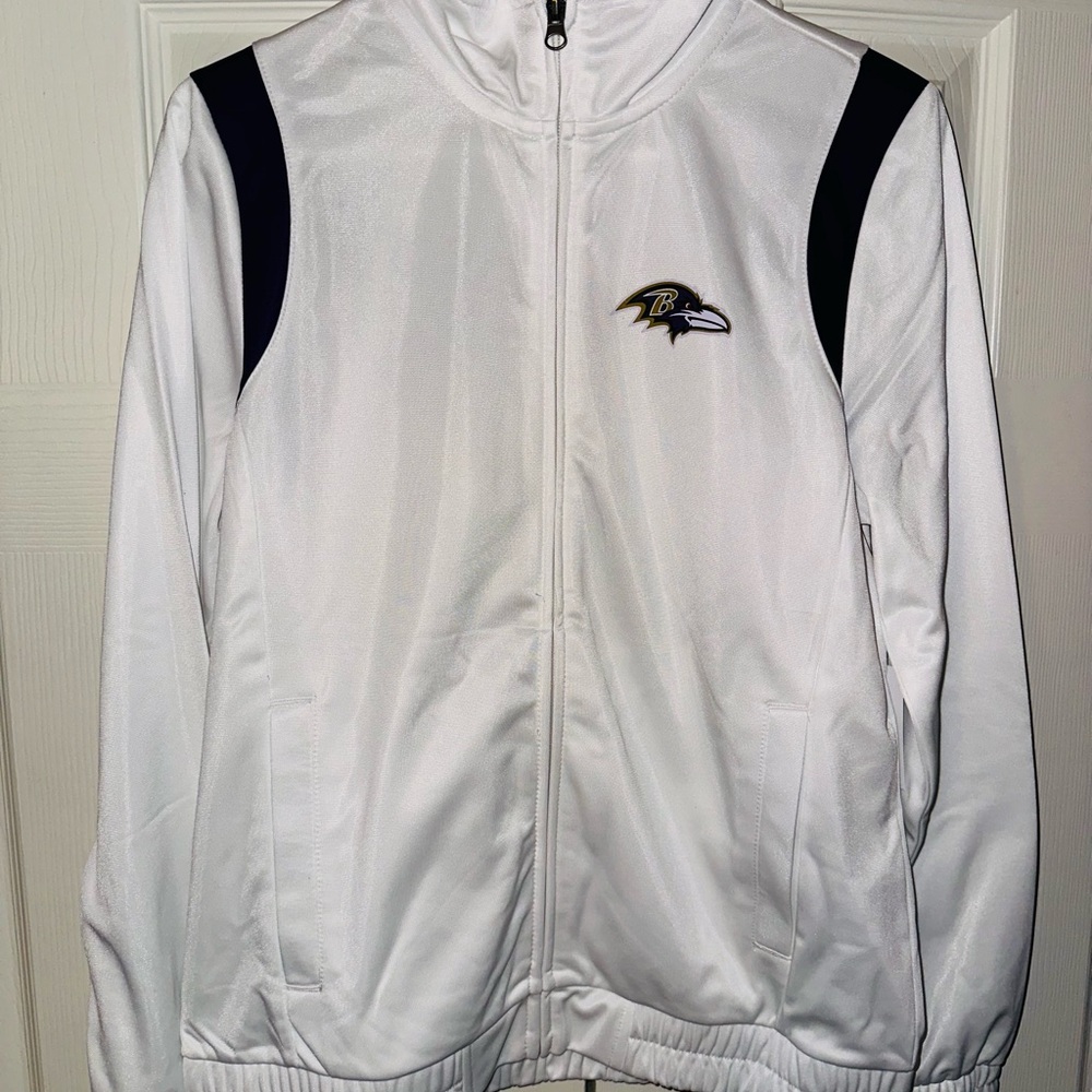 Medium White / Purple Windbreaker Size Medium